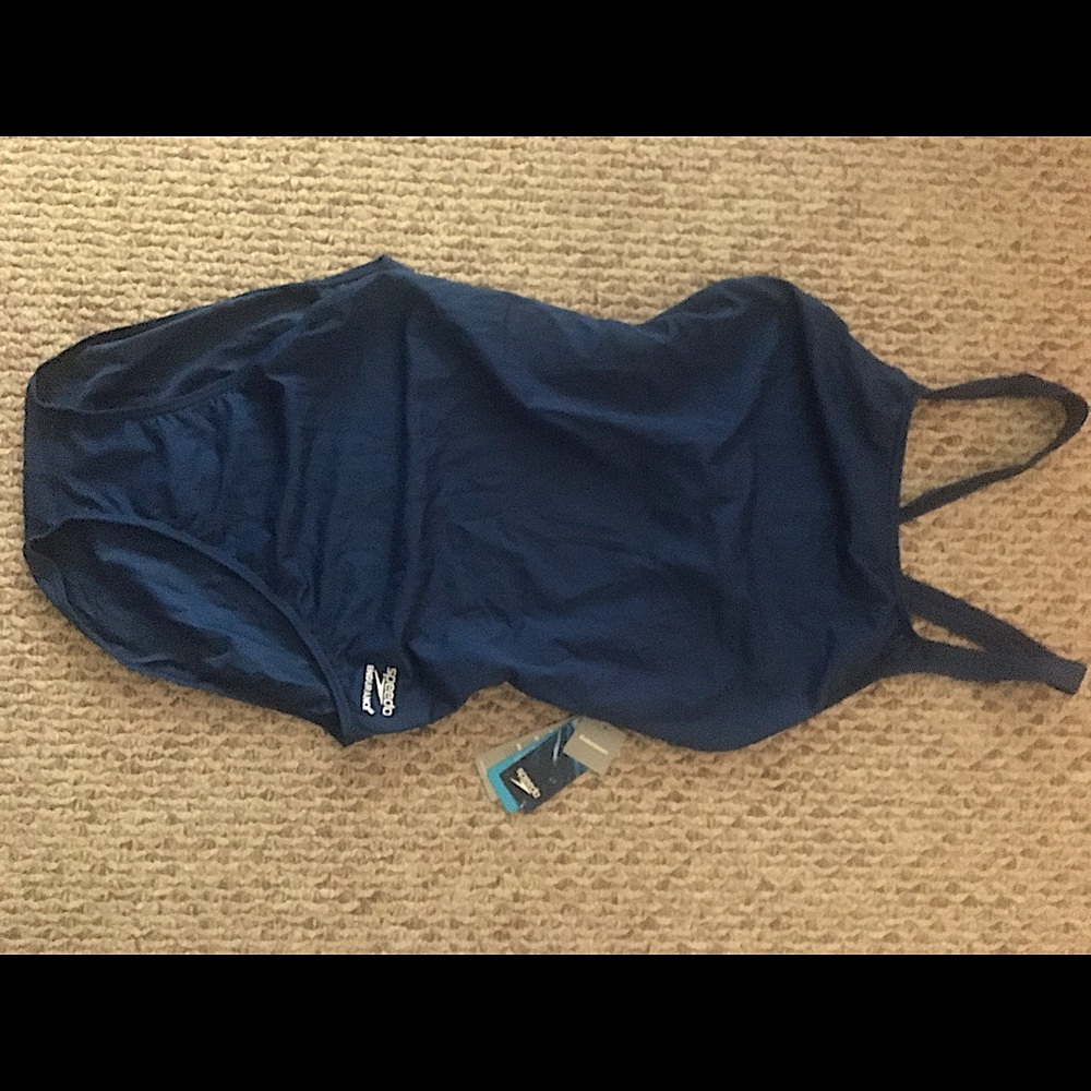 Womens / NWT Speedo Endurance / one piece swim suit / size 18/44